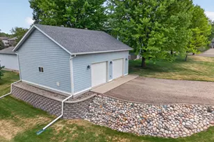 711 Sunset Dr, Fergus Falls, MN 56537 - Photo 12
