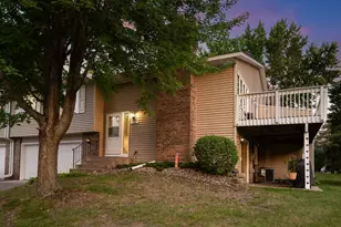 4664 Ridge Cliff Dr, Eagan, MN 55122 - Photo 4