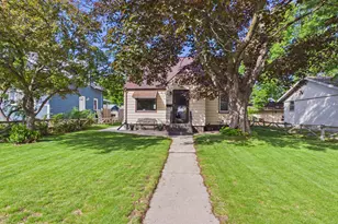421 Raymond Ave NE, Saint Cloud, MN 56304 - Photo 2