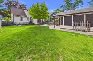 421 Raymond Ave NE, Saint Cloud, MN 56304 - Photo 10