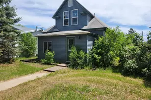 320 8th St SE, Staples, MN 56479 - Photo 2