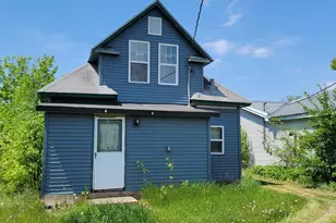 320 8th St SE, Staples, MN 56479 - Photo 2