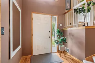 10283 Lee Dr, Eden Prairie, MN 55347 - Photo 2