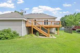 10283 Lee Dr, Eden Prairie, MN 55347 - Photo 32