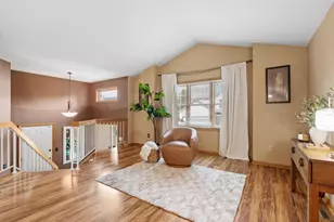 10283 Lee Dr, Eden Prairie, MN 55347 - Photo 6