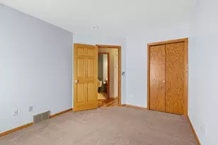 10283 Lee Dr, Eden Prairie, MN 55347 - Photo 14