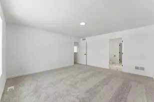 834 Londonderry Ln NW, Rochester, MN 55901 - Photo 10