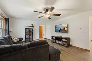 356 McIndoe St, Owatonna, MN 55060 - Photo 4