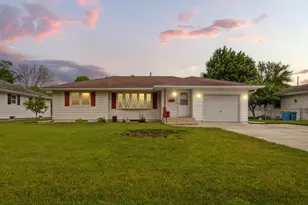 356 McIndoe St, Owatonna, MN 55060 - Photo 2