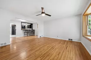 410 Superior St, Saint Paul, MN 55102 - Photo 8