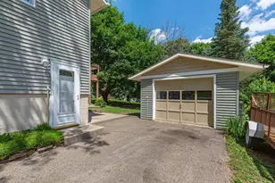 1401 Autumn Dr, Faribault, MN 55021 - Photo 10