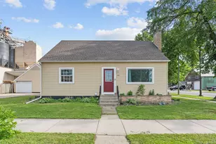 125 W Church St, Belle Plaine, MN 56011 - Photo 1