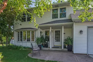 901 Southwind Dr, Burnsville, MN 55306 - Photo 2