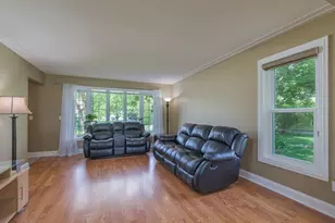 901 Southwind Dr, Burnsville, MN 55306 - Photo 6