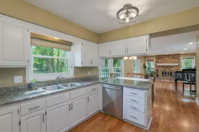 901 Southwind Drive, Burnsville, MN 55306 - Photo 12