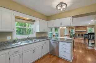 901 Southwind Dr, Burnsville, MN 55306 - Photo 12