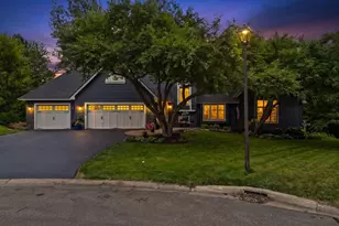 10730 Spoon Ridge, Eden Prairie, MN 55347 - Photo 2