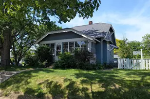 1111 Lane Pl, Saint Paul, MN 55106 - Photo 1