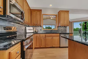 12322 Jasper Ln, Eden Prairie, MN 55347 - Photo 14