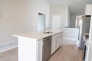 6782 Meadow View Dr S, Fargo, ND 58104 - Photo 4