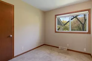 16020 Temple Dr, Minnetonka, MN 55345 - Photo 8