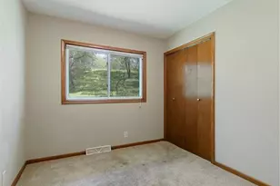 16020 Temple Dr, Minnetonka, MN 55345 - Photo 10
