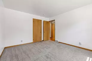 4002 Nevada Ave N, New Hope, MN 55427 - Photo 12