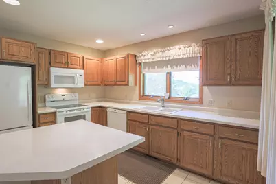 1825 Golf View Drive, River Falls, WI 54022 - Photo 6