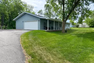 416 Fourteenth St, Fergus Falls, MN 56537 - Photo 2