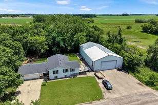 755 W 1st Street S, Cottonwood, MN 56229 - Photo 2