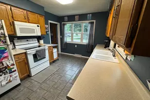 955 S 3rd Ave, Albert Lea, MN 56007 - Photo 6