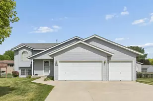 212 13th Ave NE, Buffalo, MN 55313 - Photo 1