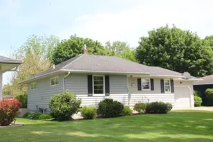 561 4th St E, Hector, MN 55342 - Photo 2