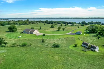 19800 Stephan Drive, Starbuck, MN 56381 - Photo 2