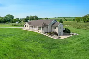 19800 Stephan Dr, Starbuck, MN 56381 - Photo 6