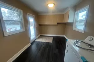 215 N Maple St, Chaska, MN 55318 - Photo 6