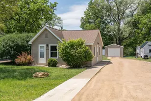 2018 7th Ave, Mankato, MN 56001 - Photo 1