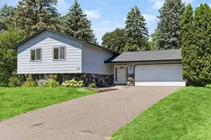 1077 Churchill Cir, Shoreview, MN 55126 - Photo 1