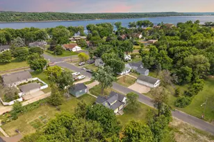 387 2nd St S, Bayport, MN 55003 - Photo 22