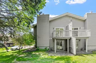 828 Sherwood Rd, Shoreview, MN 55126 - Photo 4