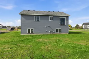 305 Kira Ct, Paynesville, MN 56362 - Photo 8