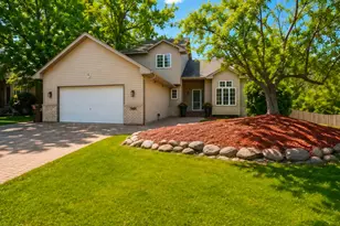 7001 46th St N, Oakdale, MN 55128 - Photo 1