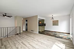 2890 Castleford Ct, Woodbury, MN 55125 - Photo 10