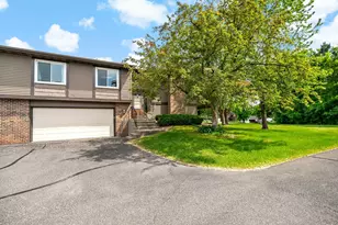 2890 Castleford Ct, Woodbury, MN 55125 - Photo 2