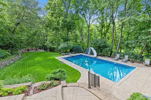 13687 Dunbar Way, Apple Valley, MN 55124 - Photo 2