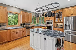 13687 Dunbar Way, Apple Valley, MN 55124 - Photo 4