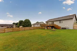 284 Highlands Ave, Zumbrota, MN 55992 - Photo 2