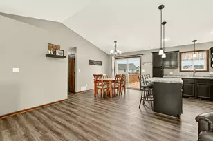284 Highlands Ave, Zumbrota, MN 55992 - Photo 8