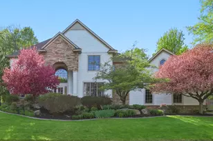 8562 French Curve, Eden Prairie, MN 55347 - Photo 2