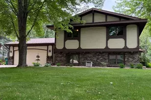 725 S Gilman Ave, Litchfield, MN 55355 - Photo 1